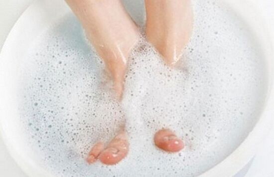 bain de pieds pour les infections fongiques
